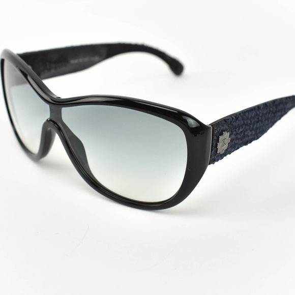 CHANEL Accessories - CHANEL: Black/Navy Blue, Tweed & CC Sunglasses de